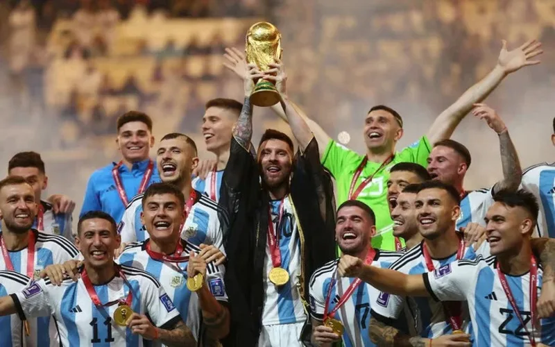 hlv lionel scaloni tieu su va su nghiep dua argentina len dinh cao