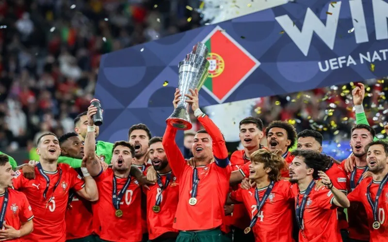 ronaldo da giai nghe chua hanh trinh cuoi su nghiep cua cr7