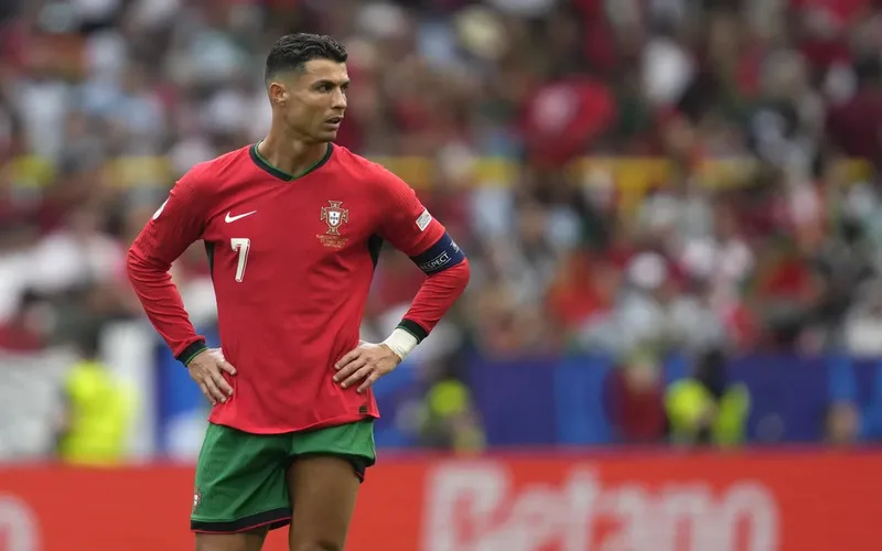 ronaldo da giai nghe chua hanh trinh cuoi su nghiep cua cr7