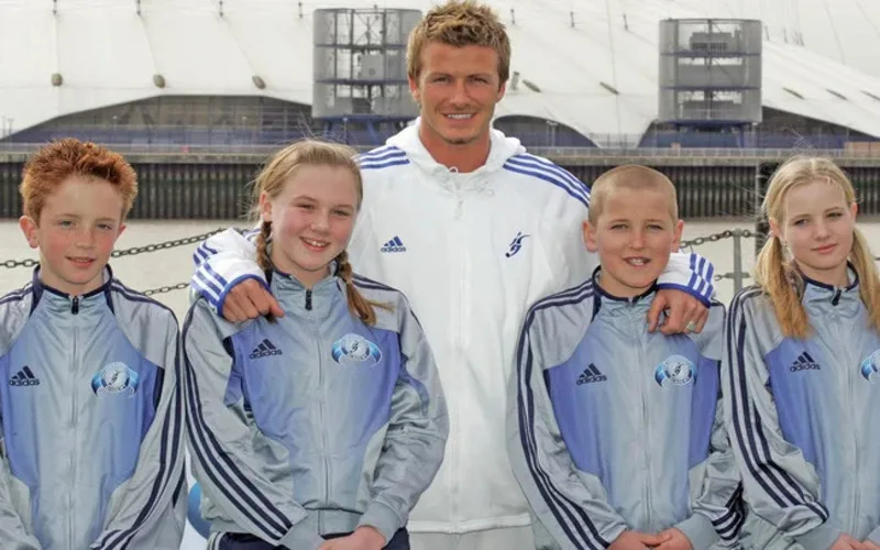 vo harry kane la ai nguoi phu nu dung sau thanh cong cua tien dao anh